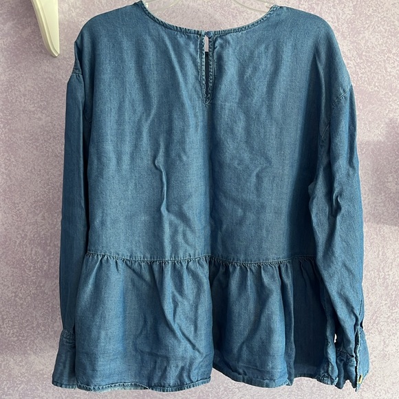 Time and Tru Chambray Oversized Peplum Blouse Size Large NWOT - Picture 3 of 9